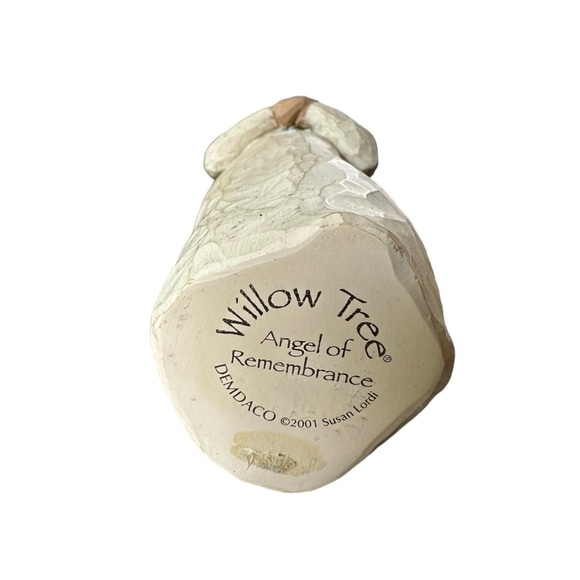 DEMDACO Willow Tree "Angel of Remembrance” figurine ~ Style: 26060 - Picture 5 of 5